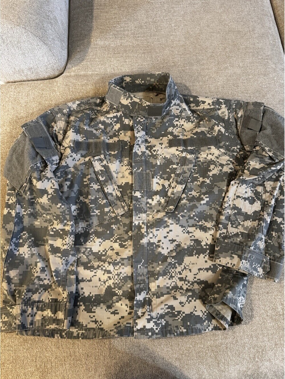⭐️Combat Coat Digital Camo Size Medium XShort
